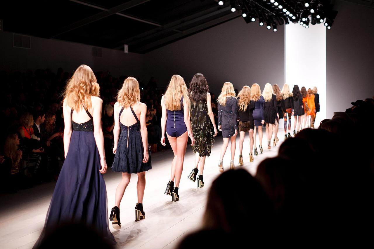 Whats Trending in the Women Fashion Sale This Season